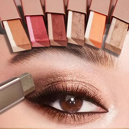 Tofarvet øjenskyggepalette med gradienteffekt